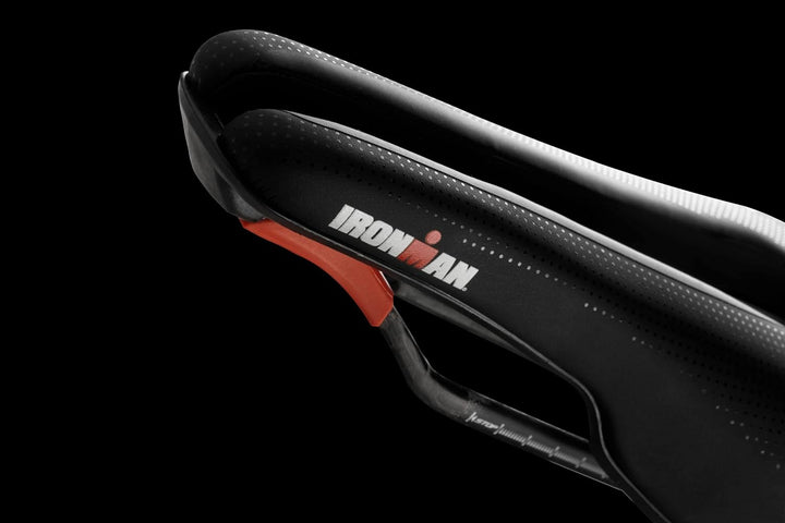 Selle Italia Watt Kit Carbonio Superflow Ironman Edition Saddle: Black/Black, U3 - Lightweight Carbon Rail Triathlon Saddle for Road Bikes