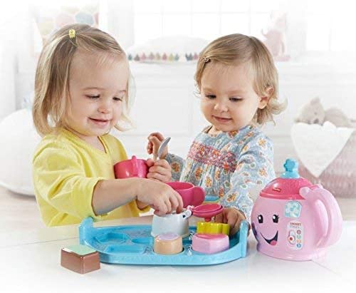 Fisher-Price DYM76 Laugh and Learn Sweet Manners Tee-Spielset, Rollenspiel-Teeset für Kleinkinder, Spielzeug für Kinder mit pädagogischem Formsortierer, geeignet ab 18 Monaten