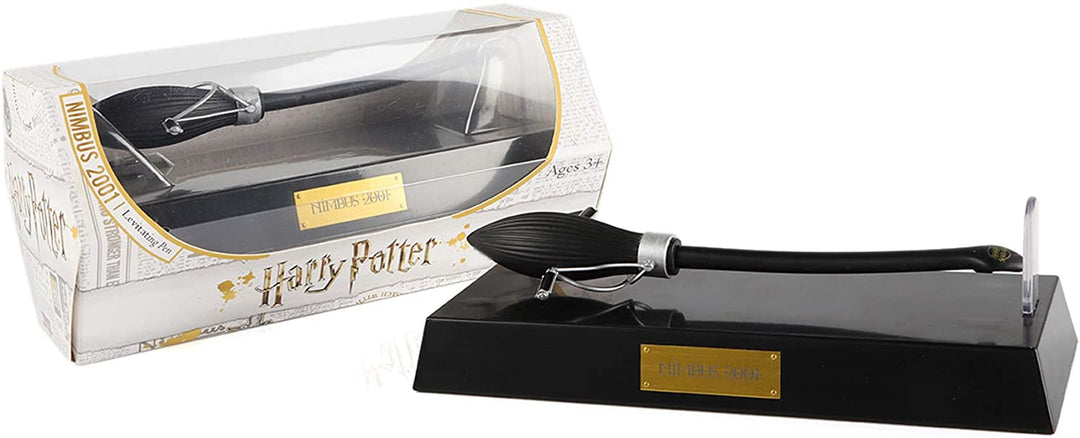 WOW! STUFF Nimbus 2001 schwebender Besenstift | Schwebendes Briefpapier-Set mit Ständer | Offizielle Wizarding World Harry Potter-Geschenke, Spielzeuge und Sammlerstücke, Multi, 1 Stück (1 Stück)