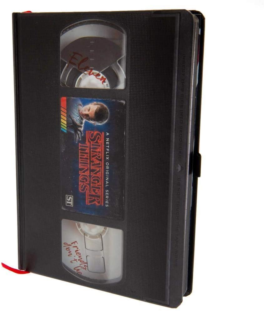 Stranger Things A5 Premium-Notizbuch im VHS-Stil Staffel 1 – Offizielles Merchandise