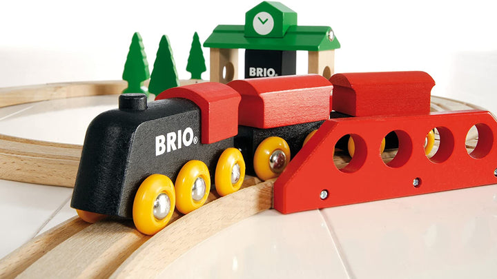 BRIO Classic Figure of 8 Set Train Set Kleinkindspielzeug für Kinder ab 2 Jahren – kompatibel mit allen BRIO Railway Sets und Zubehör