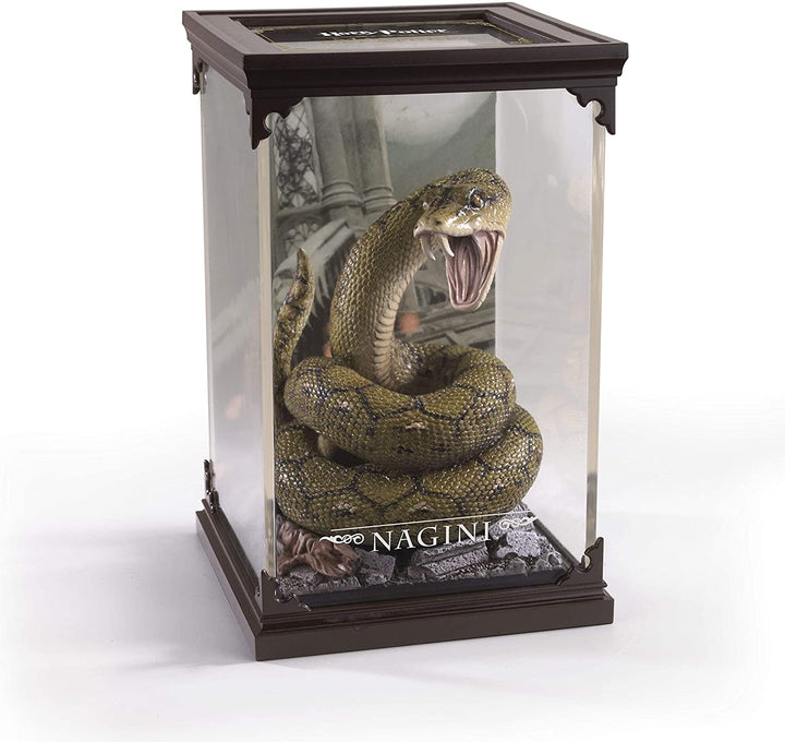 The Noble Collection – Magische Kreaturen Nagini – handbemalte magische Kreatur Nr. 9 – offiziell lizenzierte 7 Zoll (18,5 cm) Harry Potter Toys Sammelfiguren – für Kinder und Erwachsene