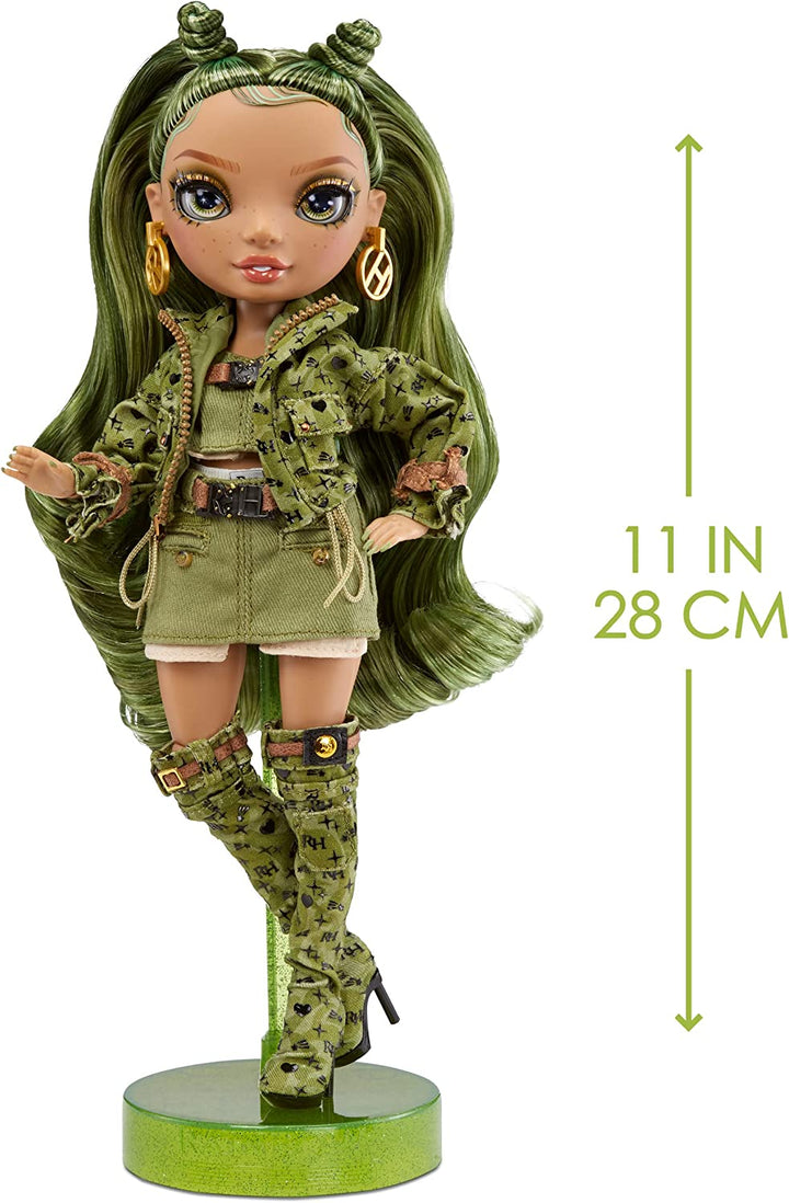 Rainbow High Fashion Doll – OLIVIA WOODS – Camo Green Doll – Modisches Outfit