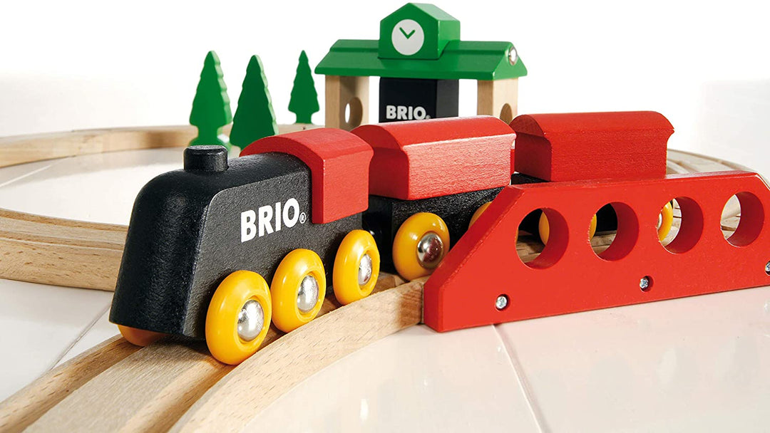 BRIO Classic Figure of 8 Set Train Set Kleinkindspielzeug für Kinder ab 2 Jahren – kompatibel mit allen BRIO Railway Sets und Zubehör