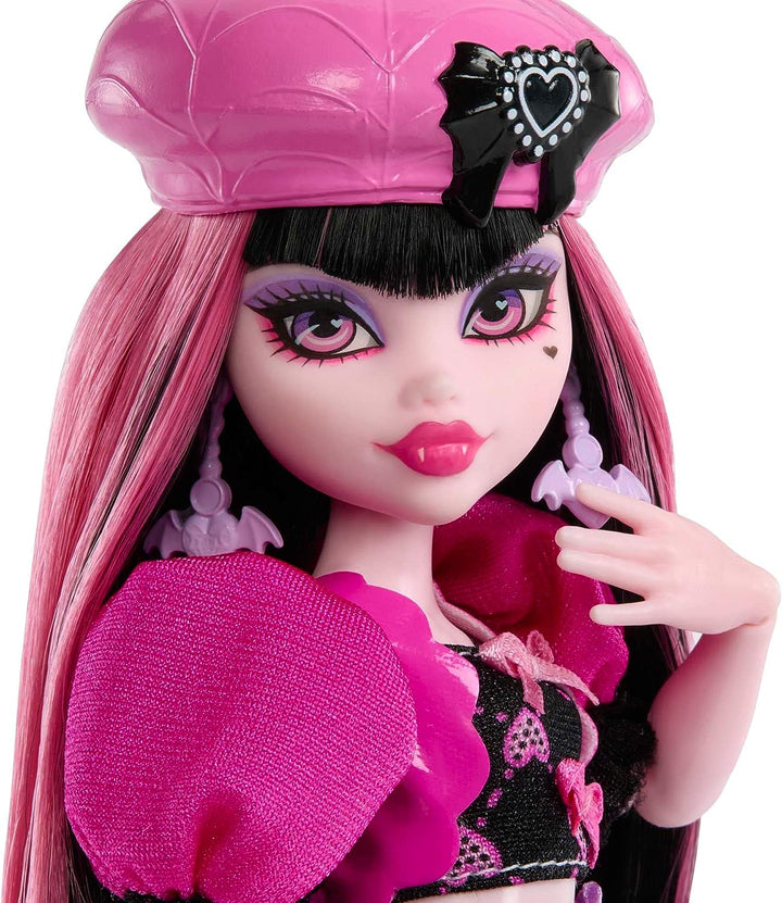 Monster High Puppen- und Modeset, Draculaura mit Ankleideschrank und 19+ Surpr