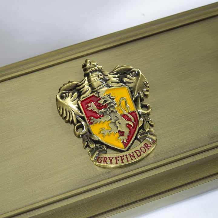 The Noble Collection Harry Potter Gryffindor Zauberstabständer – 8 Zoll (20 cm) goldfarbener individueller Zauberstabständer – Harry Potter Filmset Film-Requisiten Zauberstäbe – Geschenke für Familie, Freunde und Harry-Potter-Fans
